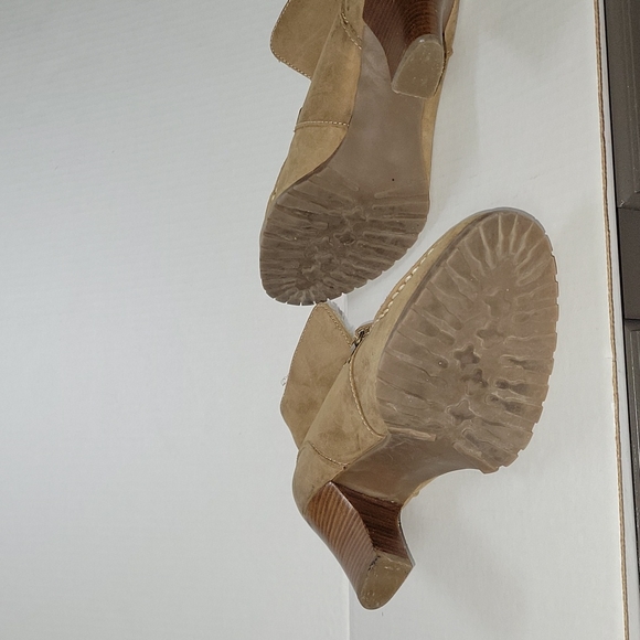 Audrey Brooke Roxy 2 Bootie - Picture 9 of 10